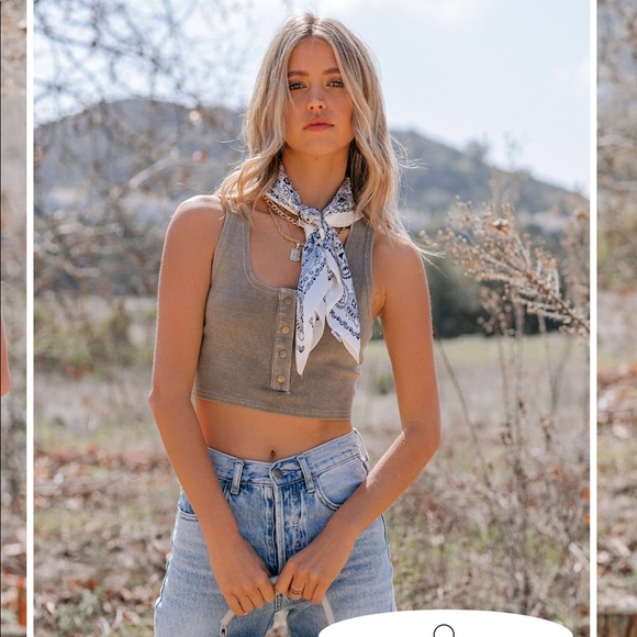 Crop top purchased from Vici - Picture 1 of 11